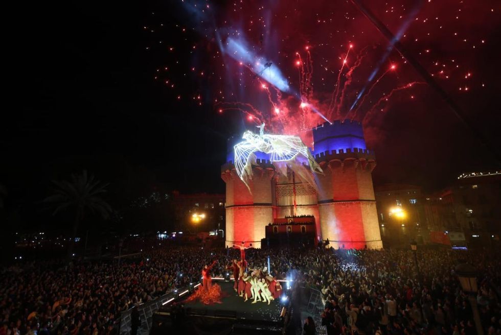 València dona el tret d’eixida a les Falles 2026 amb una Crida multitudinària