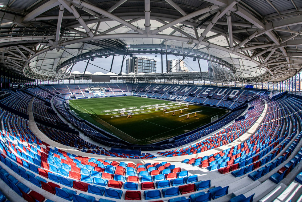 La Lliga trasllada a Competició incidents i càntics ofensius al derbi València-Llevant