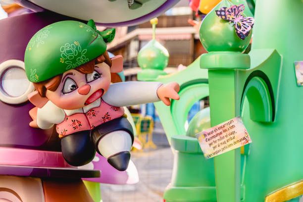 El Gremi Artesà d'Artistes Fallers exposa a Foios la història i tècniques de les falles