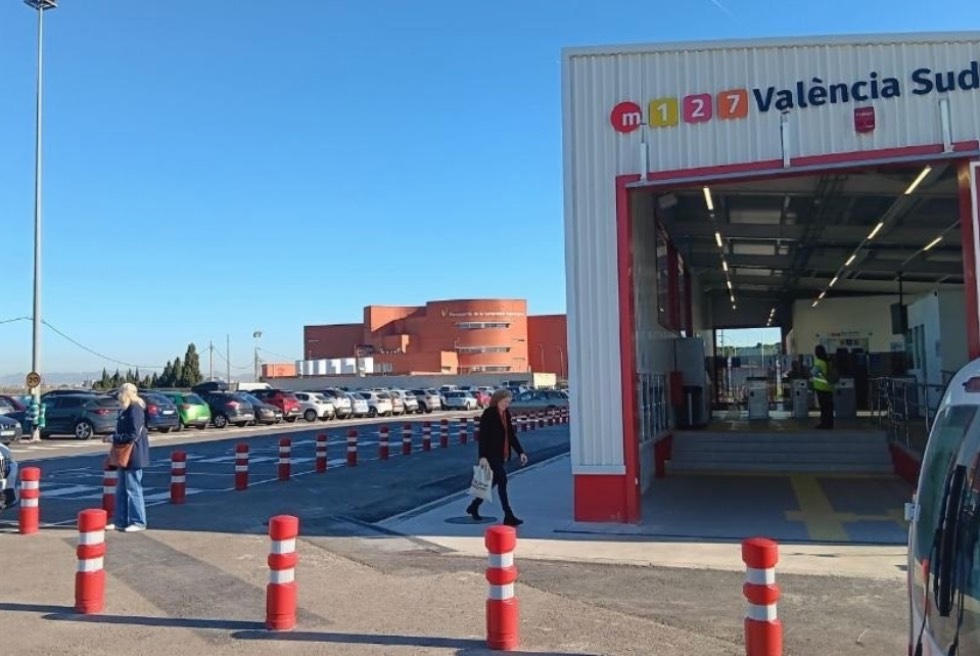 Metrovalencia ofereix més de 1.500 places gratuïtes d’aparcament durant les Falles
