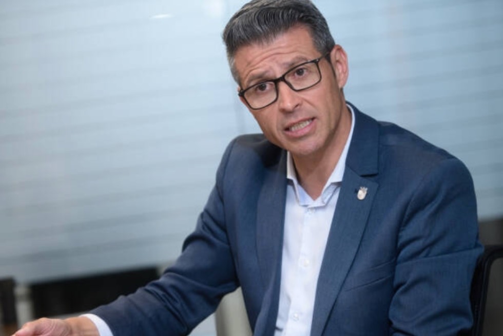 El PSOE expulsa l’alcalde d’Almussafes, Toni González, denunciat per assetjament