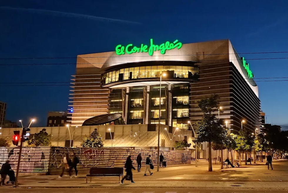 Desallotjat un assentament en un solar pròxim a El Corte Inglés de Castelló de la Plana