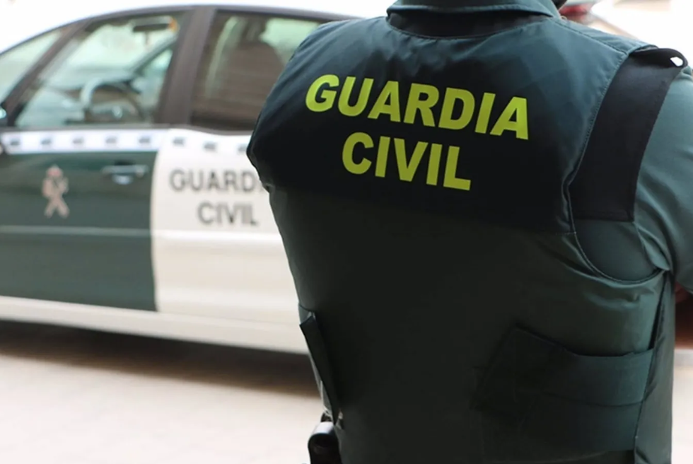Detingut el responsable d’un bar de Godelleta amb activitats il·legals ocultes