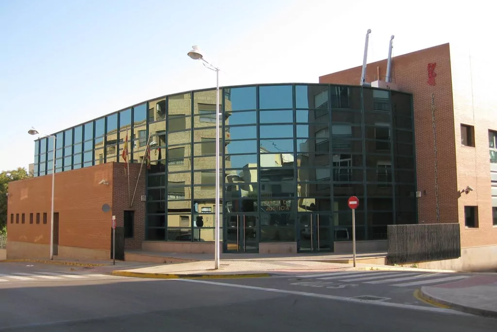 Dimiteix el regidor de Vox a Montserrat investigat per maltractaments