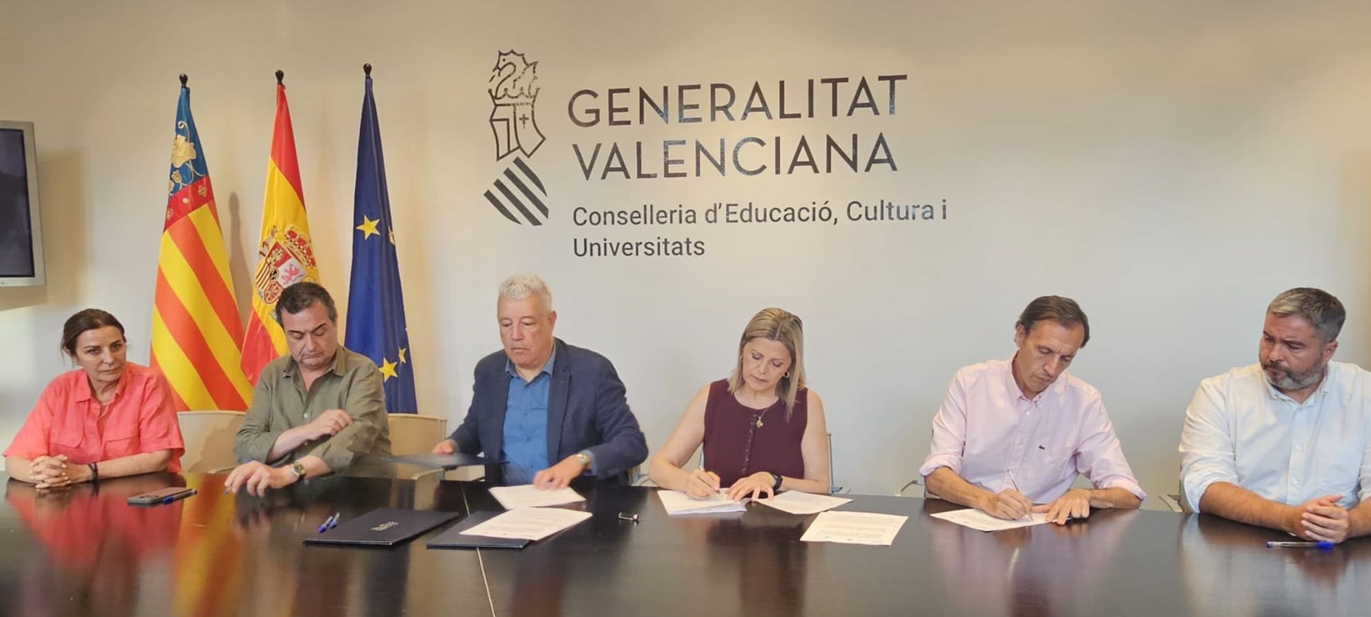 La vaga educativa es divideix pel pacte sindical