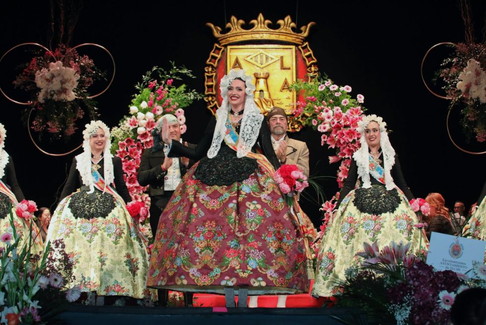 María Pastor ja és oficialment bellea del foc d’Alacant