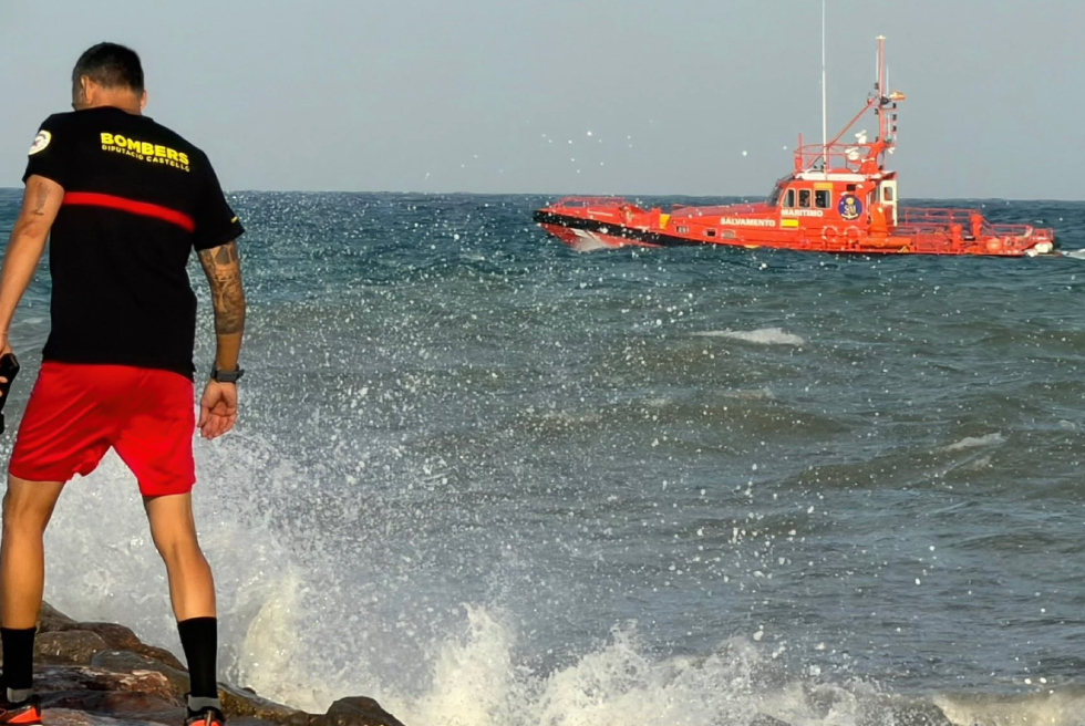 Localitzen un cos sense vida durant la recerca del menor desaparegut a la platja d'Almassora