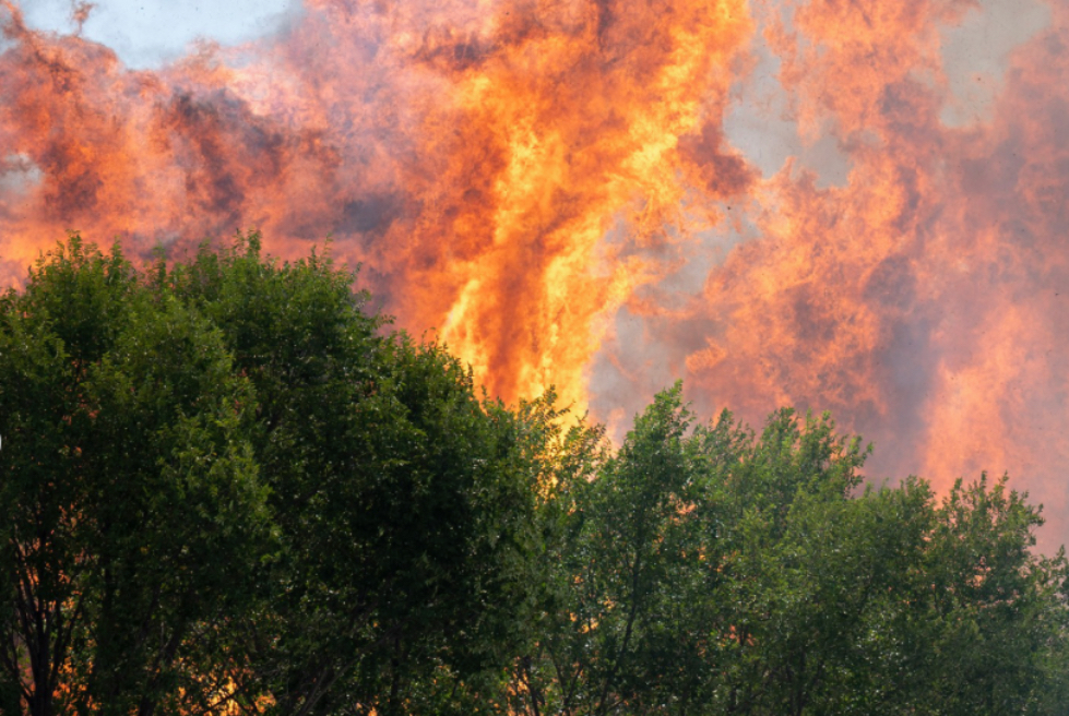 El Govern declara l'emergència nacional per incendis, que deixen 19.000 evacuats