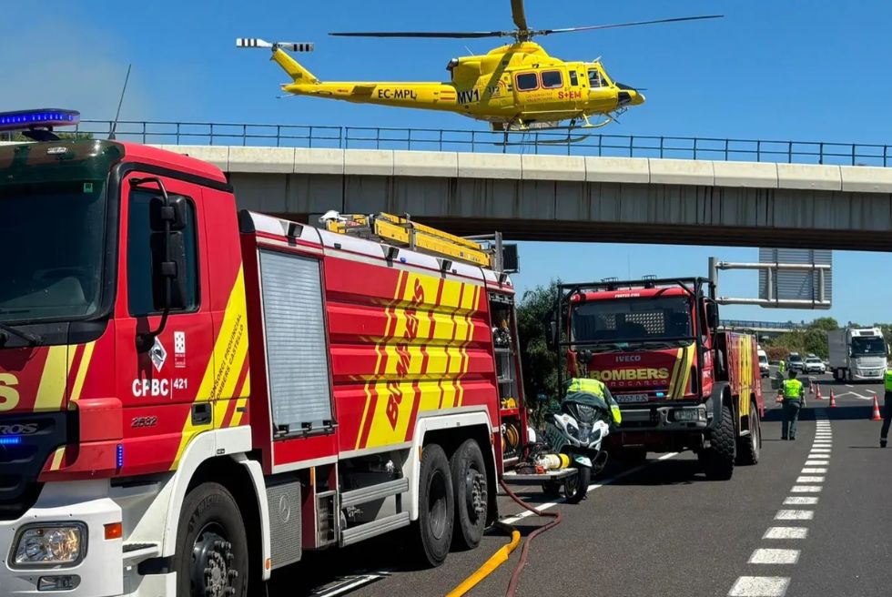 Dos incendis a Castelló mobilitzen un ampli dispositiu d’emergències