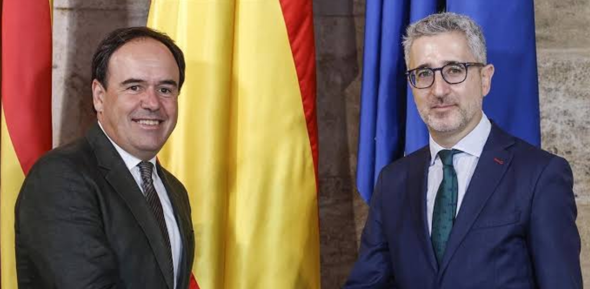Arcadi Espa&ntilde;a demana al Consell acceptar el finan&ccedil;ament per a menors