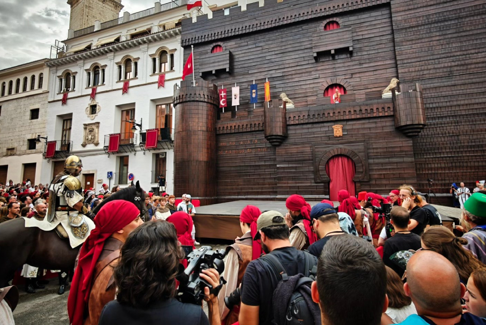 Ontinyent ultima els Moros i Cristians 2026 amb més d’una setmana de tradició, música i pólvora