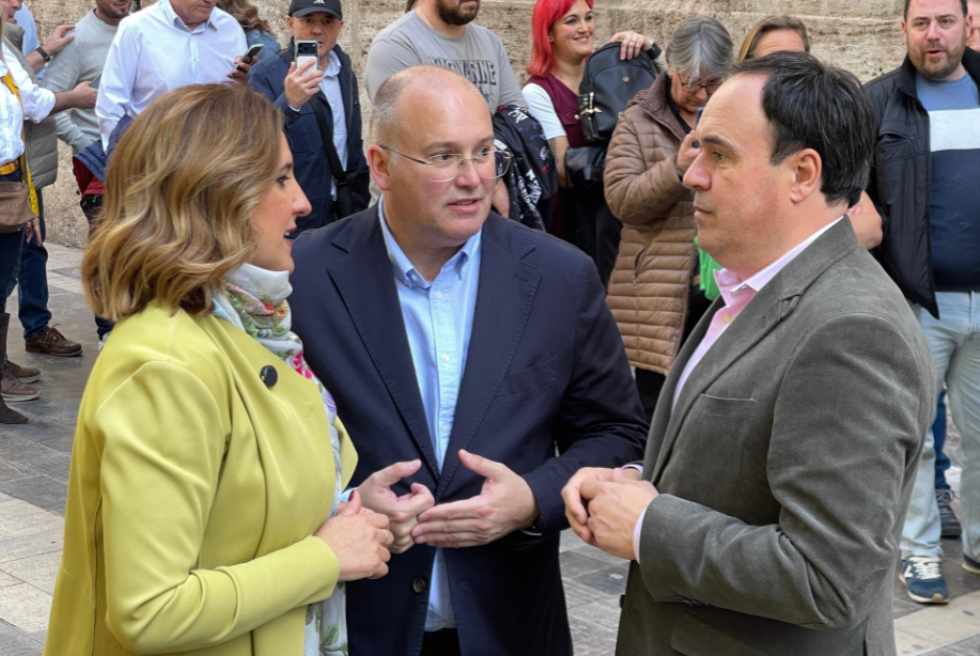 Pérez Llorca es reunix a Madrid amb Tellado, pendent de confirmar-se la seua candidatura
