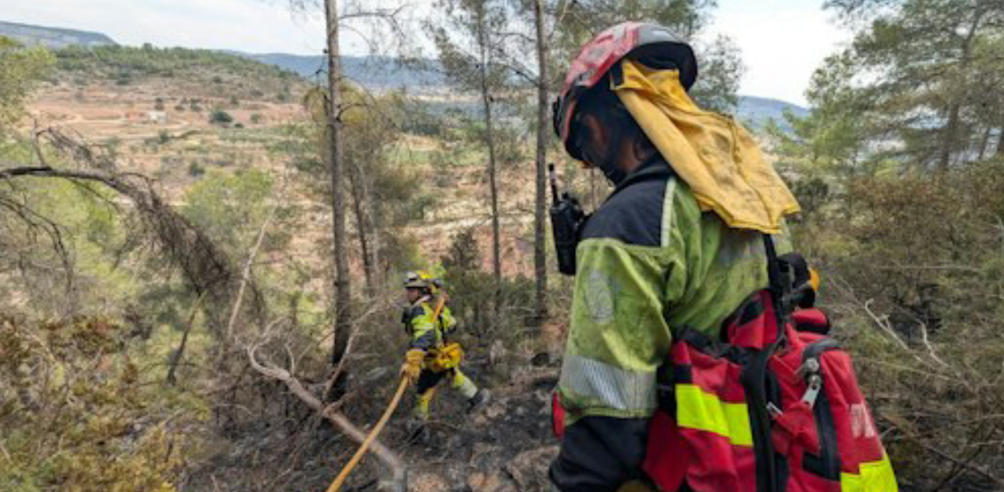L&rsquo;incendi de Tu&eacute;jar crema 880 hect&agrave;rees i alerta els Serrans