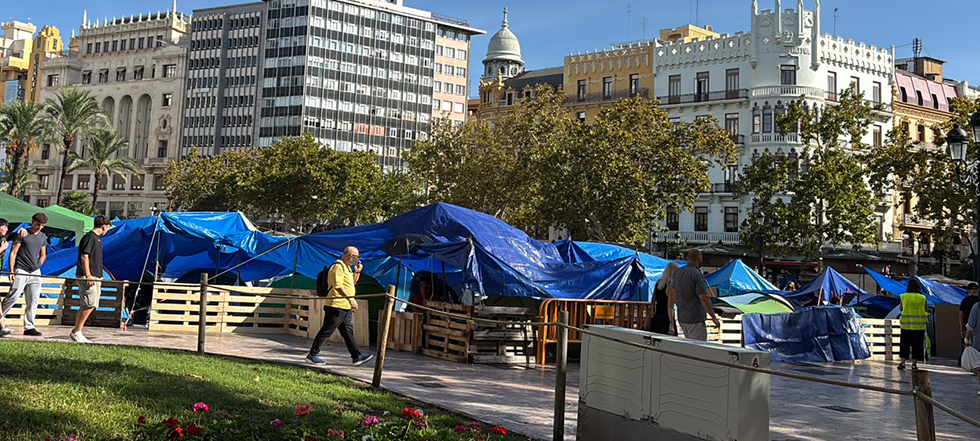 L&rsquo;acampada posa en risc el Nou d&rsquo;Octubre